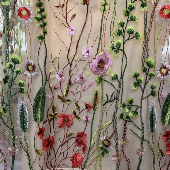 Adiva bell sleeves floral embroidered blouse - Picture 5 of 6